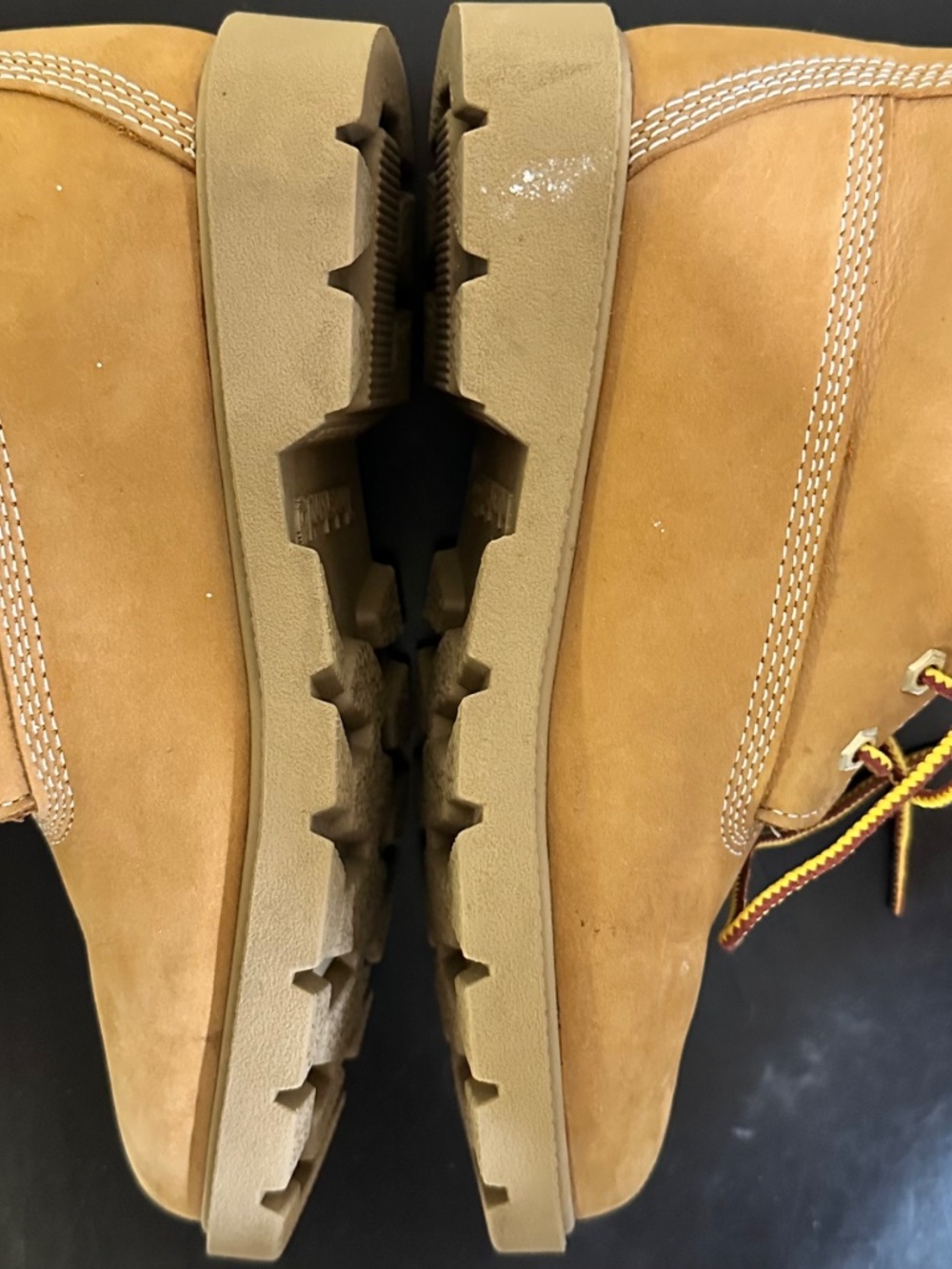 Kids Timberland Classic boots, Wheat color, size 2Y - Picture 4 of 5